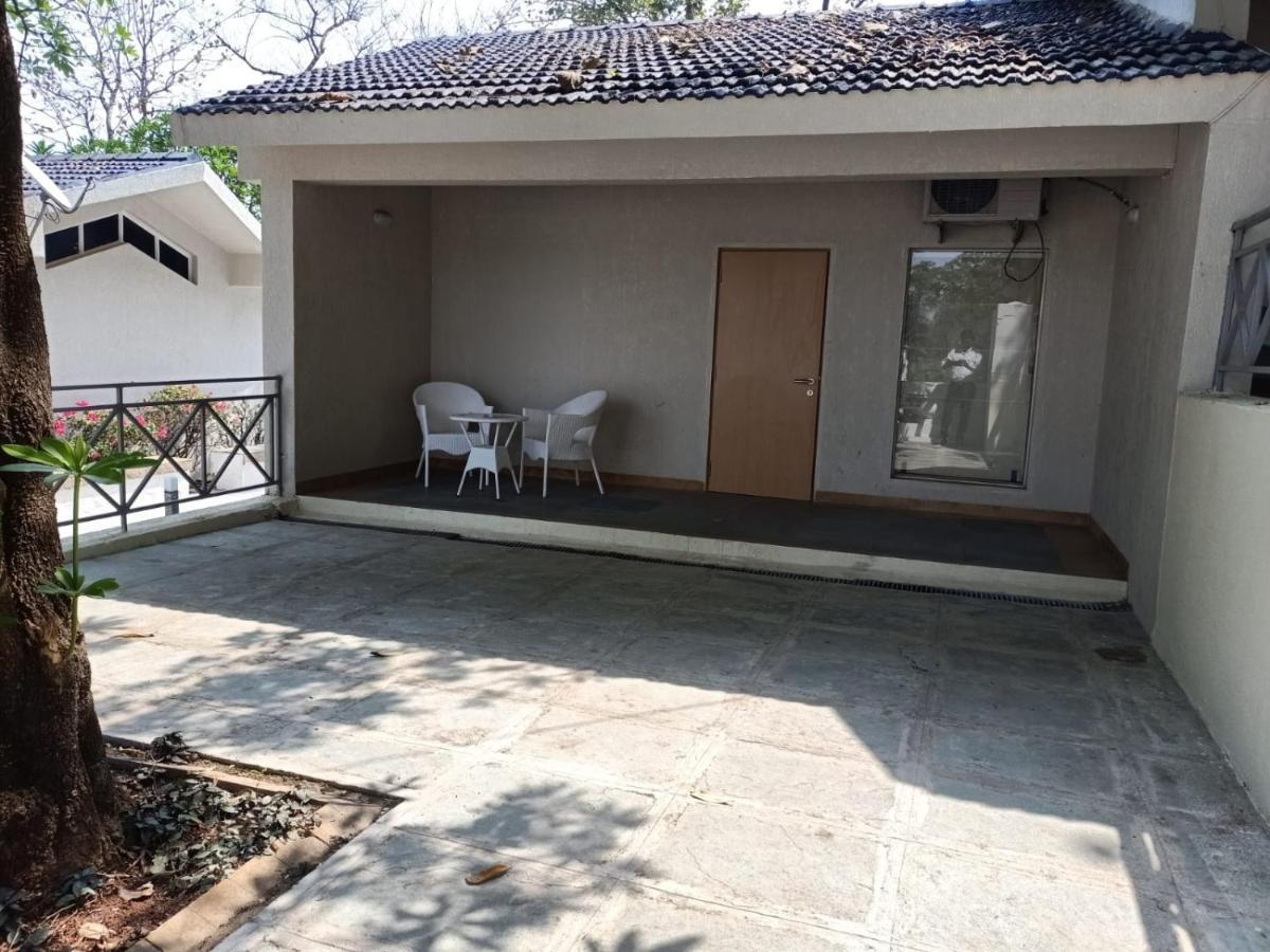 U Rivergate Karjat Bagian luar foto