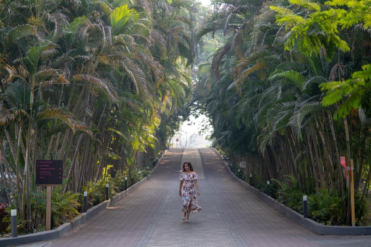U Rivergate Karjat Bagian luar foto