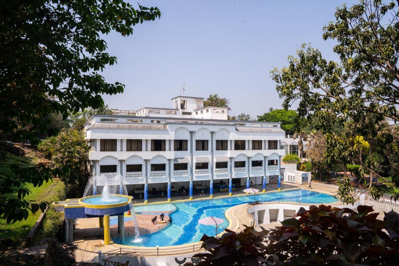 U Rivergate Karjat Bagian luar foto