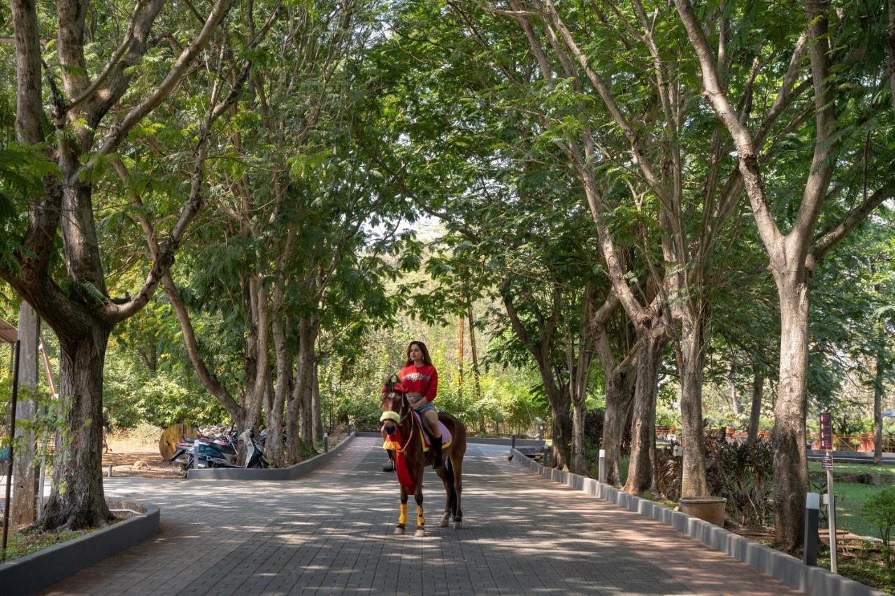 U Rivergate Karjat Bagian luar foto